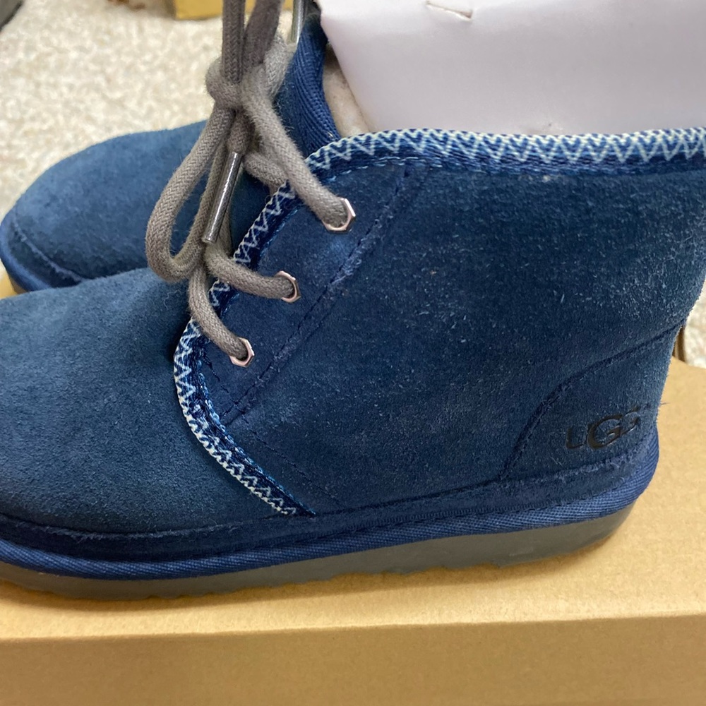 Uggs Neumel II Tasman Boys size 2 US. New in box, original packaging. Navy.